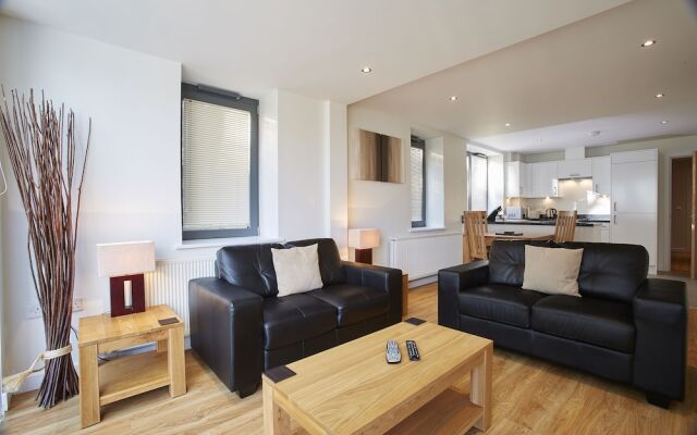 Colne Lodge By Esa