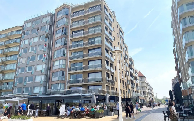 Apartment in Nieuwpoort by the Beach