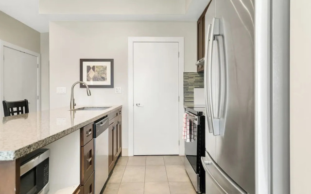 Lakefront Lux 2BR Symphony Of Comfort