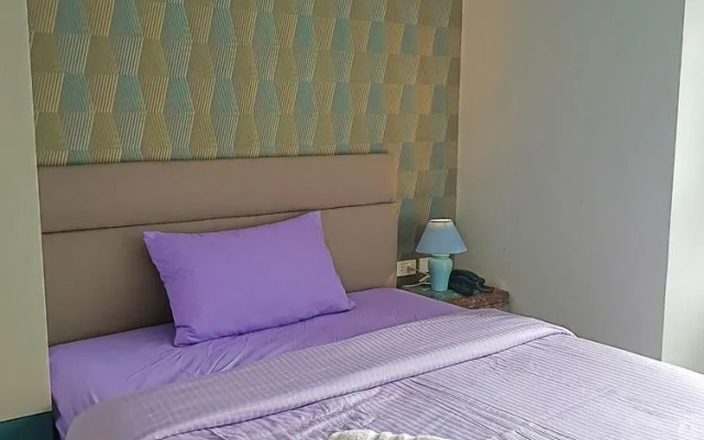 1BR Centric Sea 812 With Infinity Pool