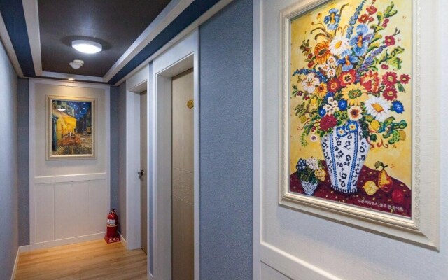 Edel Guesthouse - Hostel