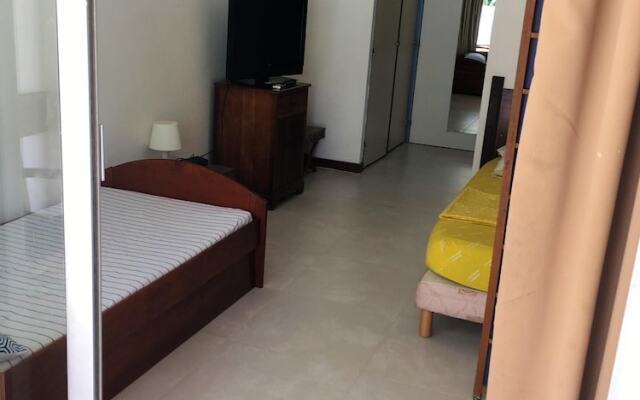 Studio In Sainte Anne With Shared Pool And Furnished Garden 500 M From The Beach