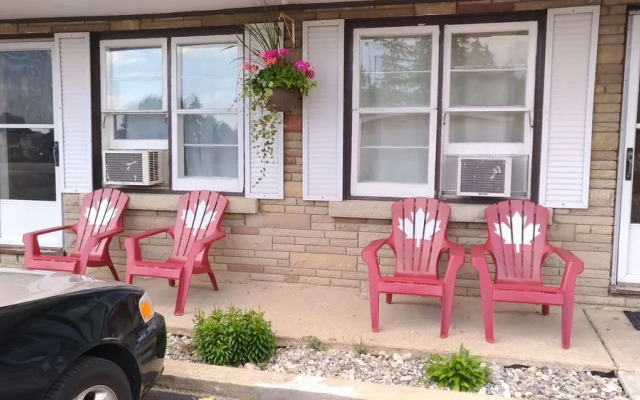 Maple Leaf Motel