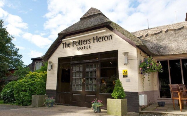 Potters Heron Hotel