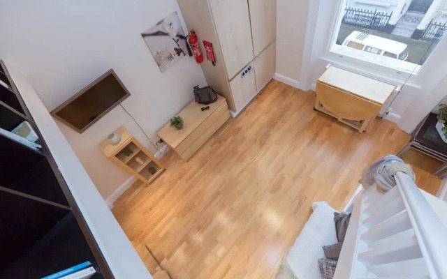 23/43 Stunning Mezzanine Studio in Notting Hill
