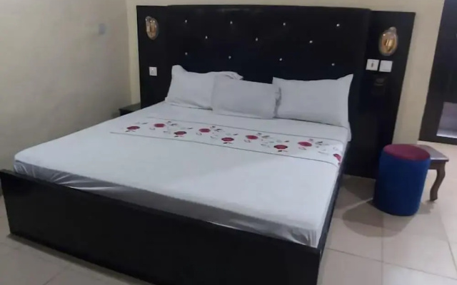 De - Calmcity Guest House