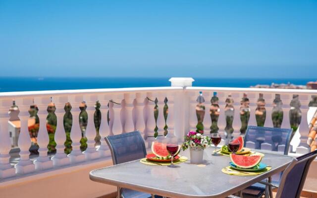 Beautiful VILLA Sahara, bbq, heated pool!