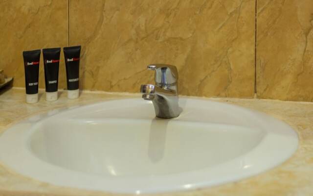 RedDoorz @ Bakung Sari Kuta