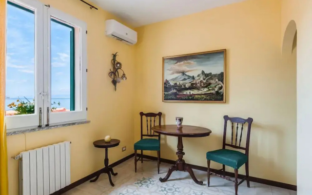 Casetta Amelia With Seaview by Wonderful Italy
