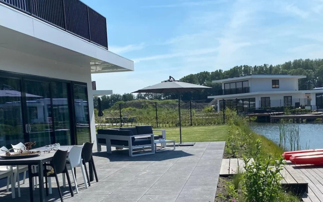 Majestic Villa in Zeewolde With Garden