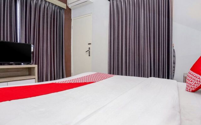 OYO 747 Cipunegara Residence