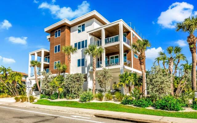 The Upper Deck in Siesta Key