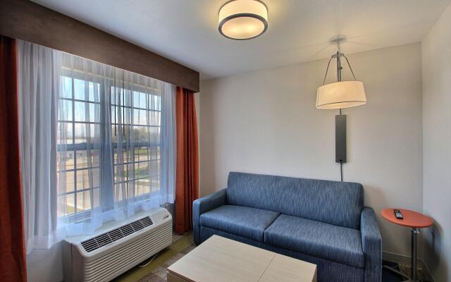 Holiday Inn Express Hotel & Suites Milwaukee Airport, an IHG Hotel