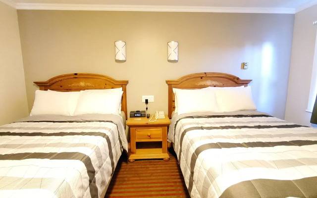 Knights Inn Colonial Fireside Inn