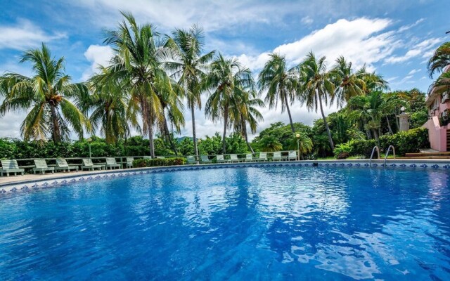 2-bedroom Beachfront Condo With Pool