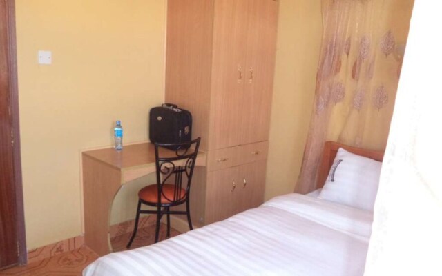 Esstana Hotel