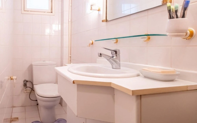 Bright and Central Flat in Kadikoy With Balcony