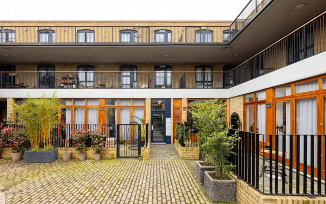 The Tooting Hideout - Dazzling 3bdr Flat With Balcony
