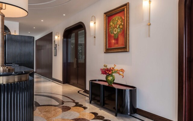 Elegant Mansion 88