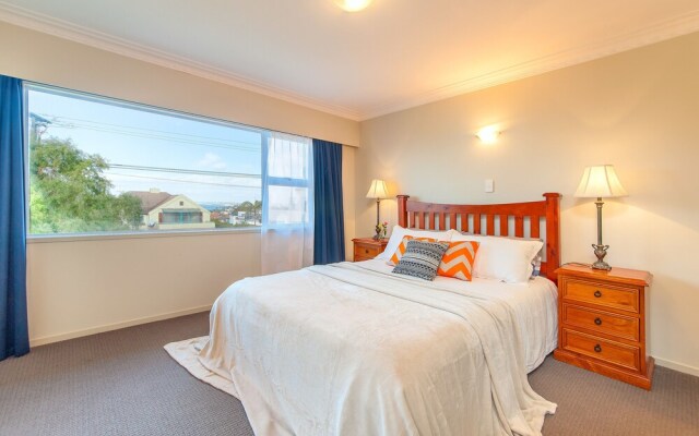 Auckland Campbell’s Bay Seaside Retreat
