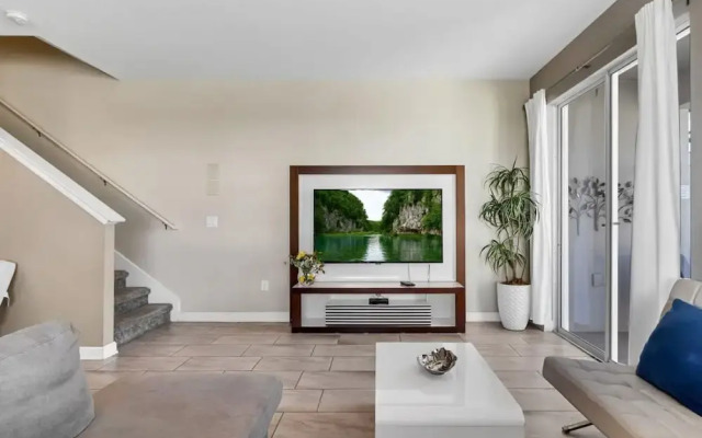 Your 5bdr House w Pool - 4959