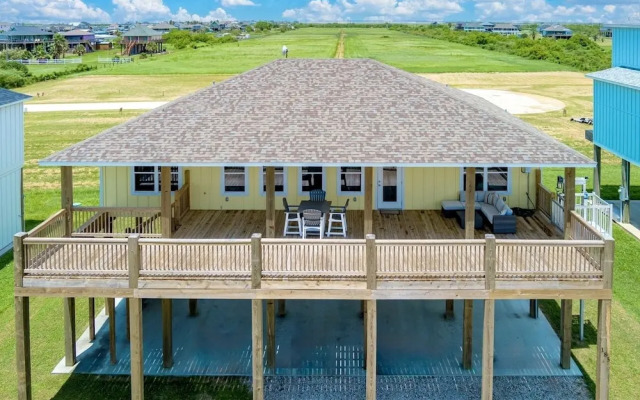 Sandpiper Cove 4 Bedroom Home by RedAwning