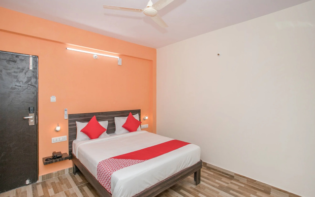 OYO 10480 Hotel PMR