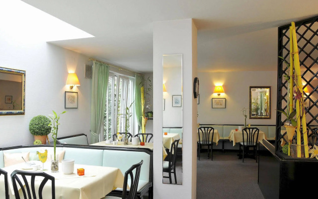 Garden Hotel