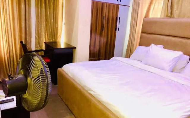 Mace Hotel and Apartments