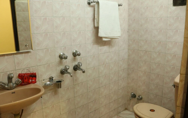 OYO 3625 Hotel Surya