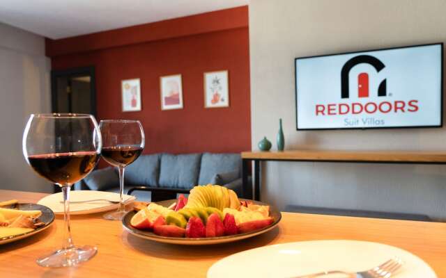 Reddoors Suites Sea View