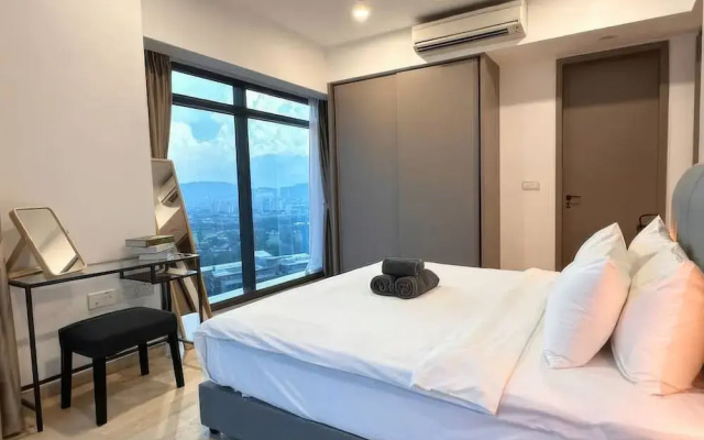 Eaton Residences KLCC SkyPool Sunset