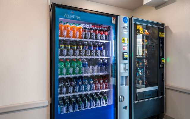 WoodSpring Suites Elgin - Chicago