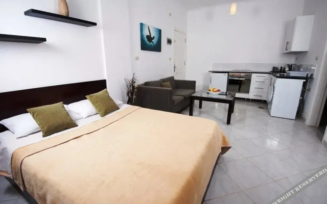 Desert Pearl Apartments