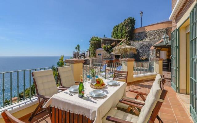 Casa Ventanas al Mediterraneo Nerja by Ruralidays
