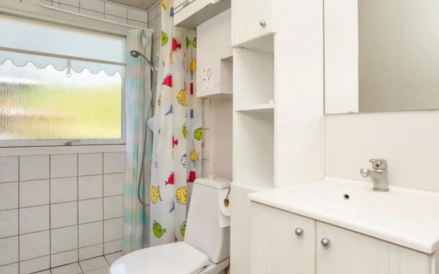 6 Person Holiday Home in Roslev
