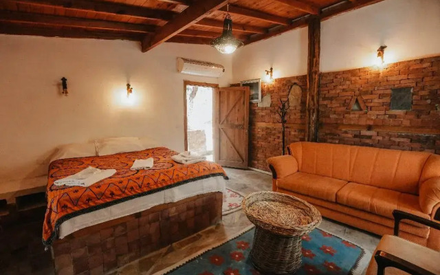 Kayserkaya Cottages & Camping