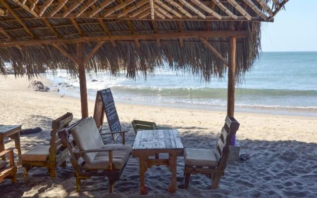 Simple Beach Lodge