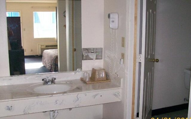 American Inn and Suites White Hall