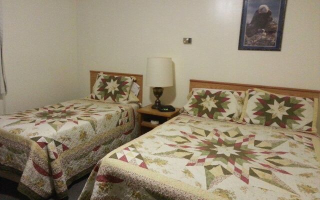 Eagles Nest Motel