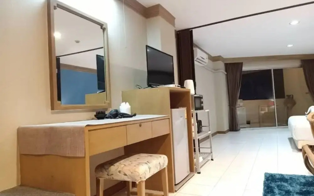 Patong Beach Gardens - Pool, Fast Wifi, Smart TVs