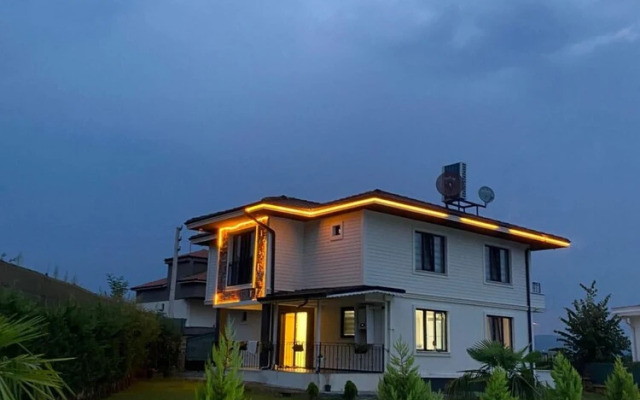 Stunning Villa in Peaceful Sapanca in Kartepe