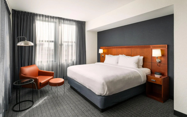 Courtyard by Marriott St. Petersburg Downtown