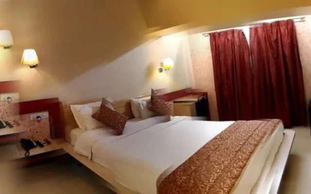 Hotel Yash Grand