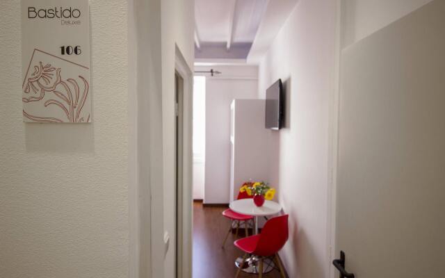 Season's Hostel & Guest House