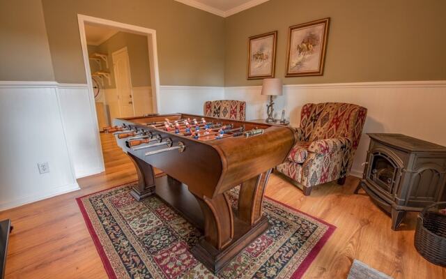 Wolf`s Den-minutes to Blue Ridge