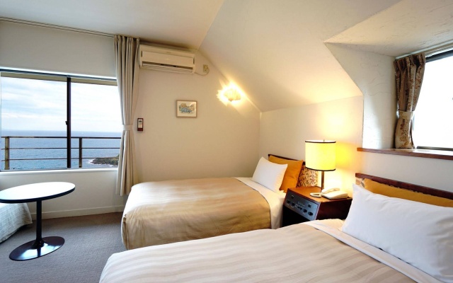Gardenvilla Shirahama Resort Hotel – Guest Rooms – Shimoda