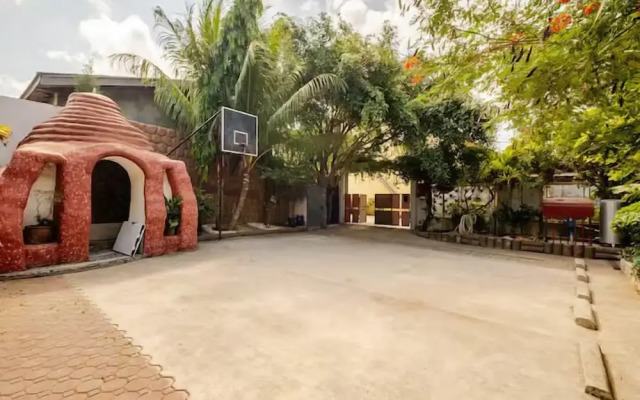 Ross Rose Budget Hotel