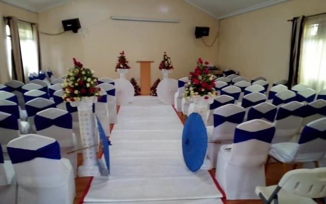 Tripple Os Hotel