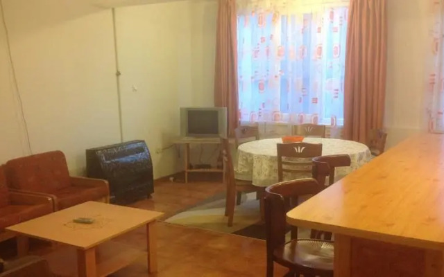 Sunny Apartment on Avet Avetisyan